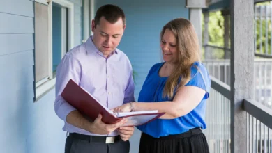 The Benefits of Using an Agent When Buying a Foreclosure